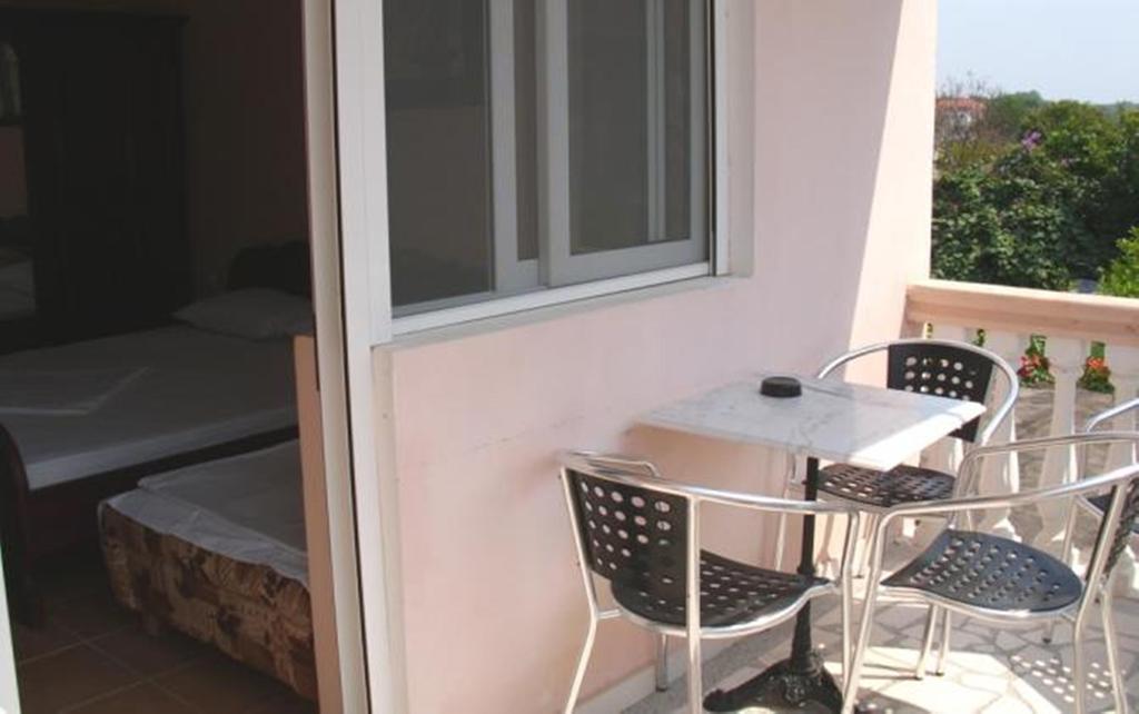 Di Vincenzo Inn Ulcinj Bagian luar foto