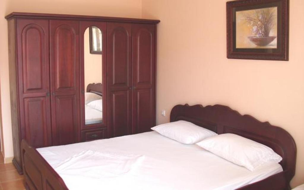 Di Vincenzo Inn Ulcinj Bagian luar foto